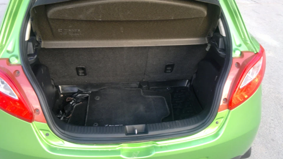 Mazda 2 4
