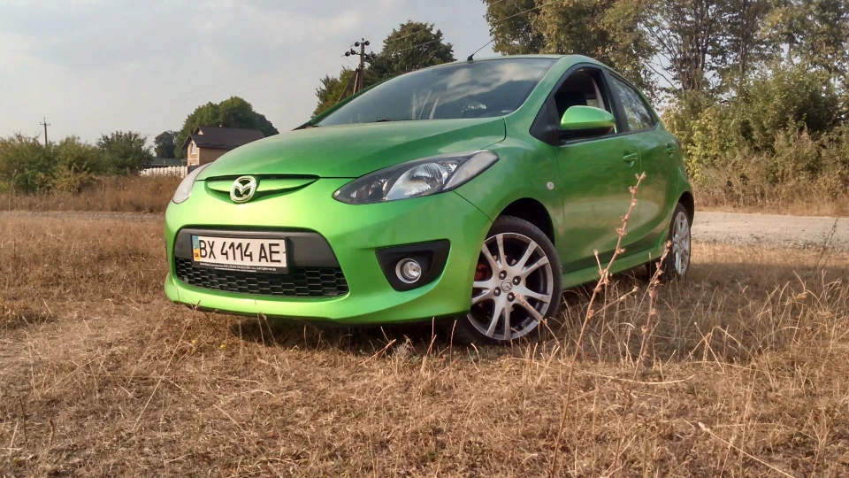 Mazda 2 Green Firefly 4