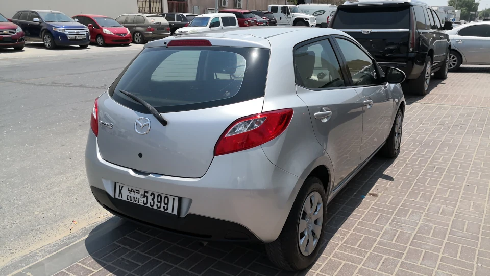 Mazda 2 Моя перша машина в 🇦🇪 4