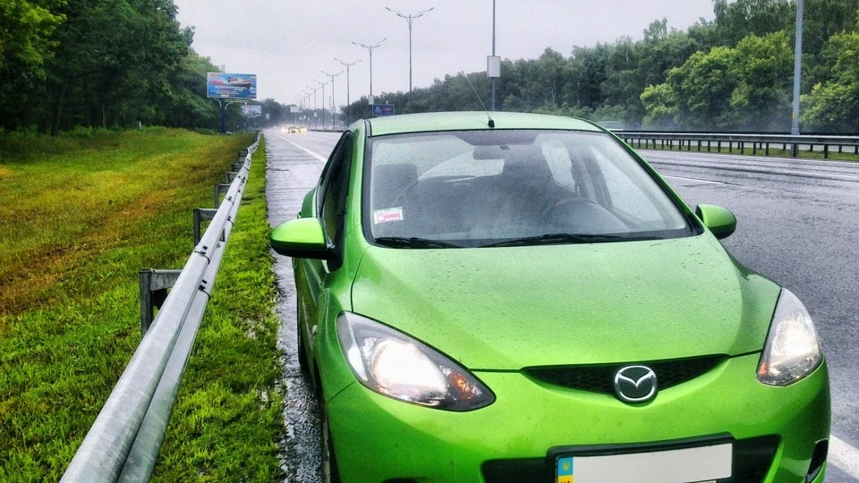 Mazda 2 MPS) 2
