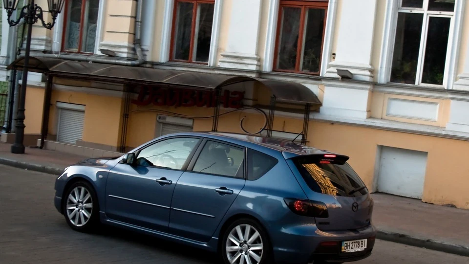Mazda 3 MPS Magic blue 4