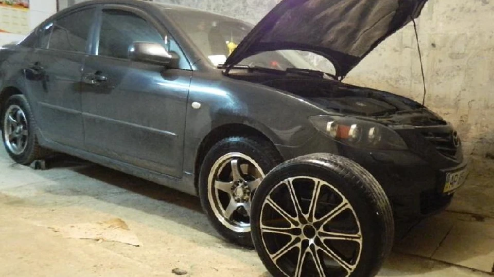 Mazda 3 4