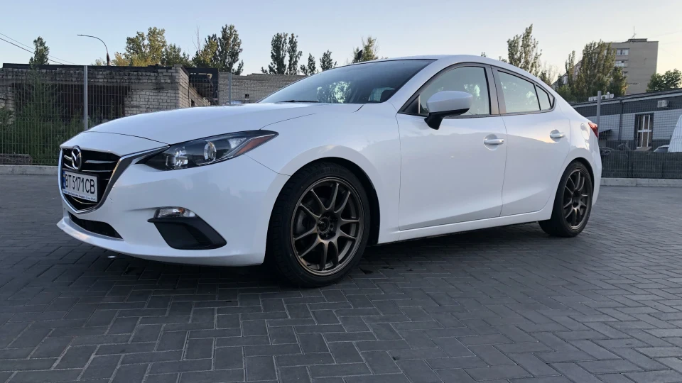 Mazda 3 4