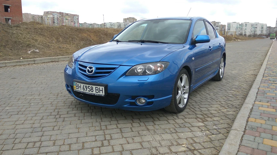 Mazda 3 4