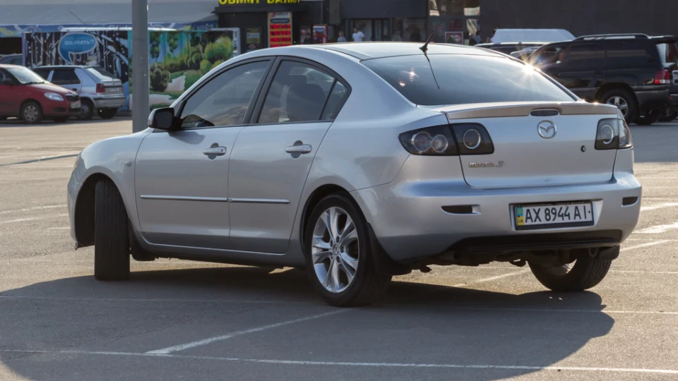 Mazda 3 4