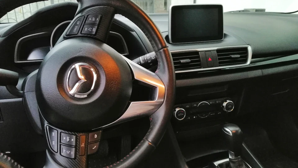 Mazda 3 4