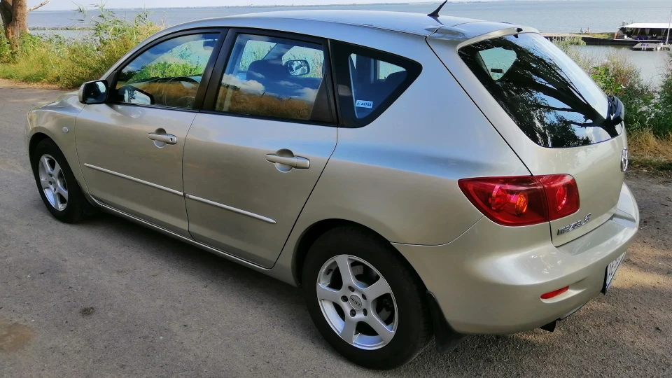 Mazda 3 2
