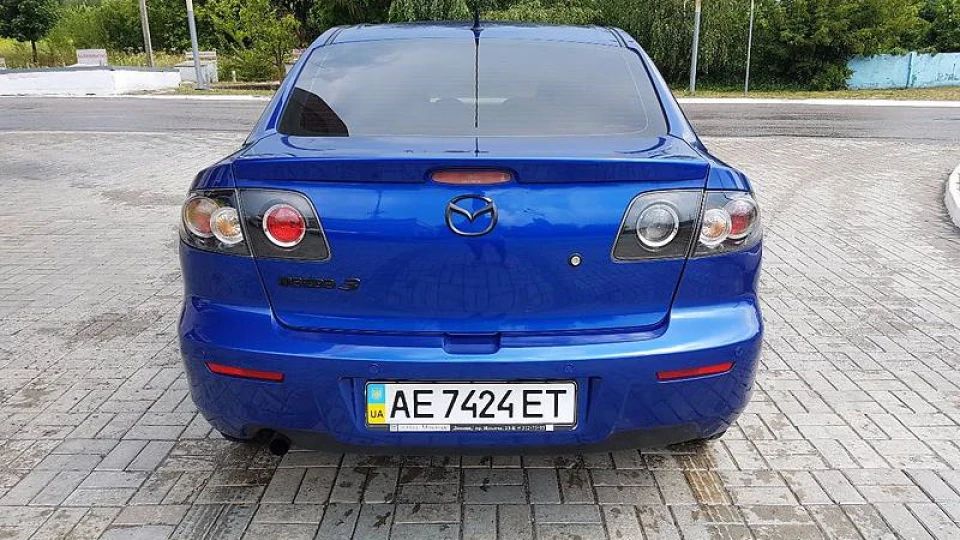 Mazda 3 4
