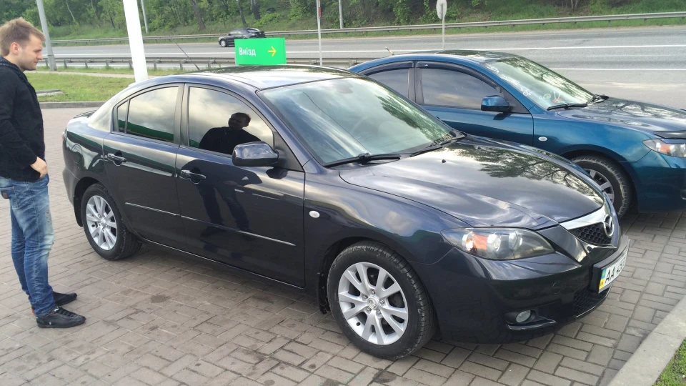 Mazda 3 4