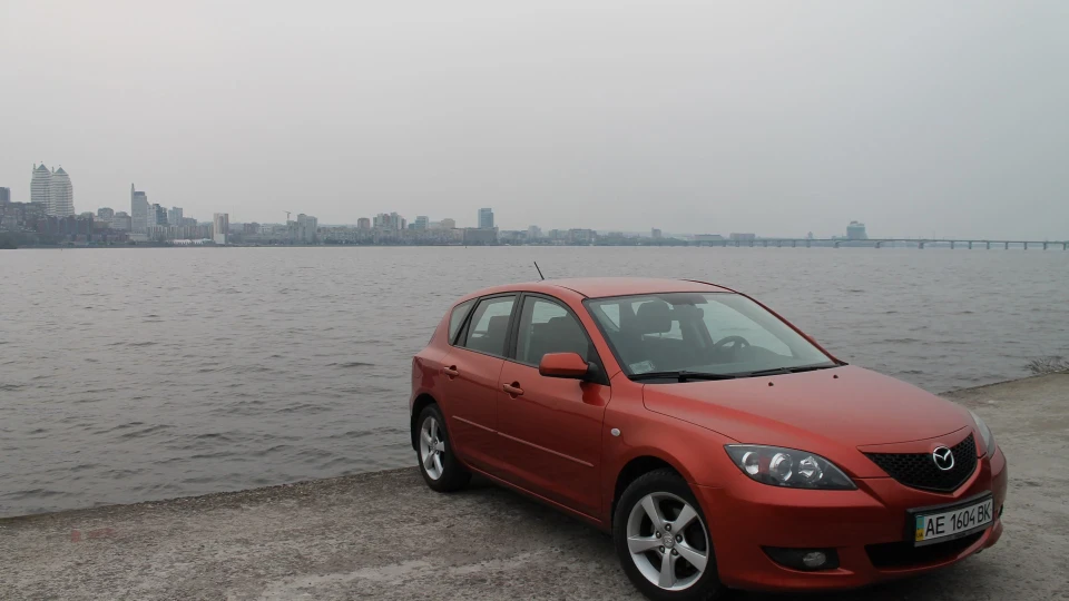 Mazda 3 4