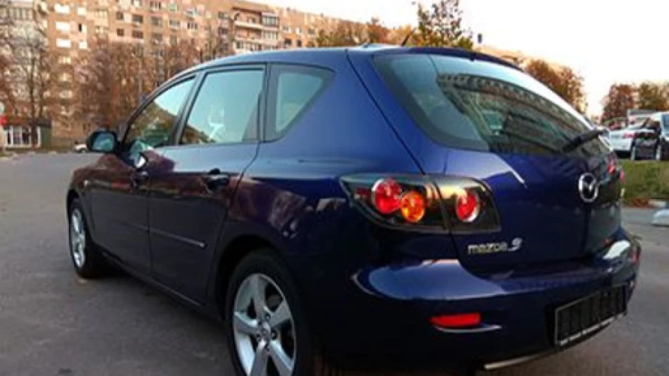 Mazda 3 4