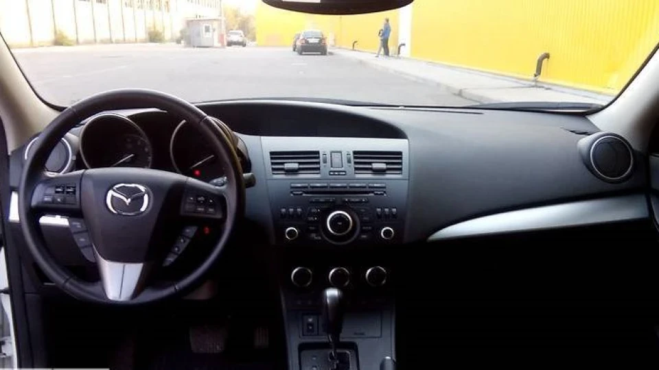 Mazda 3