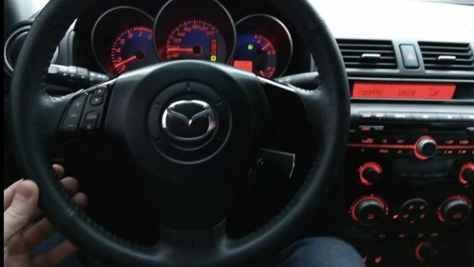 Mazda 3 4