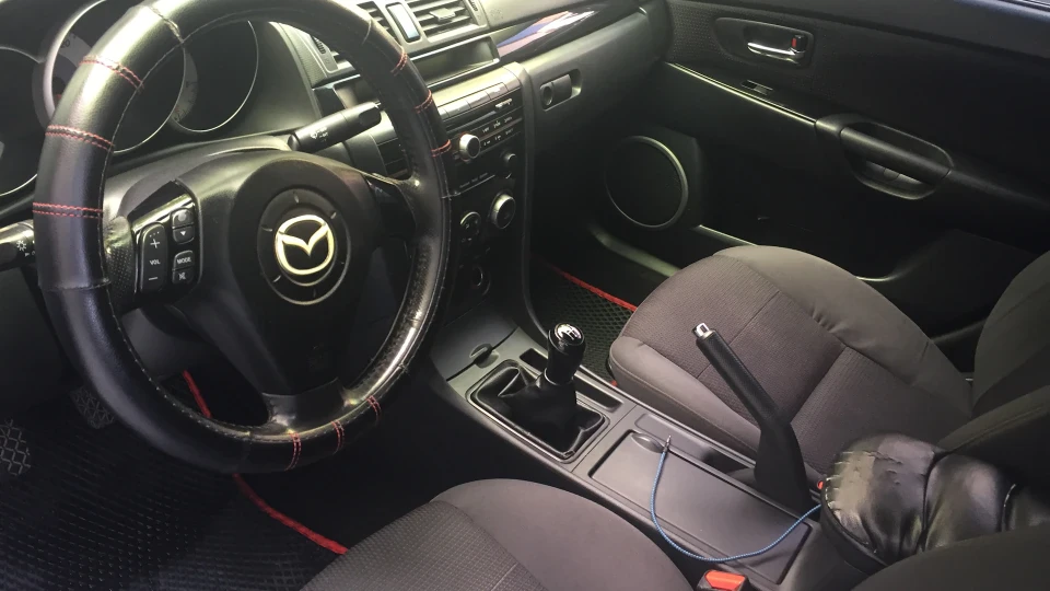 Mazda 3 4
