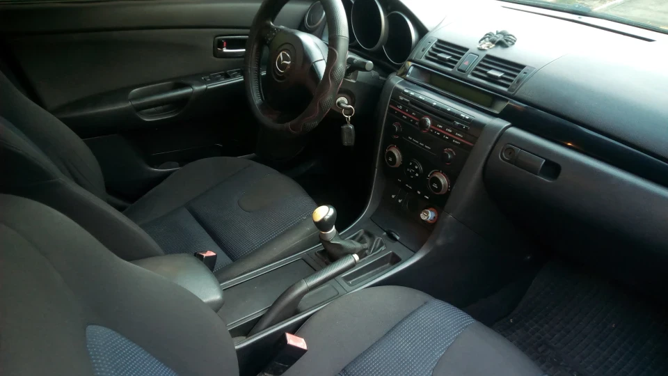 Mazda 3 4