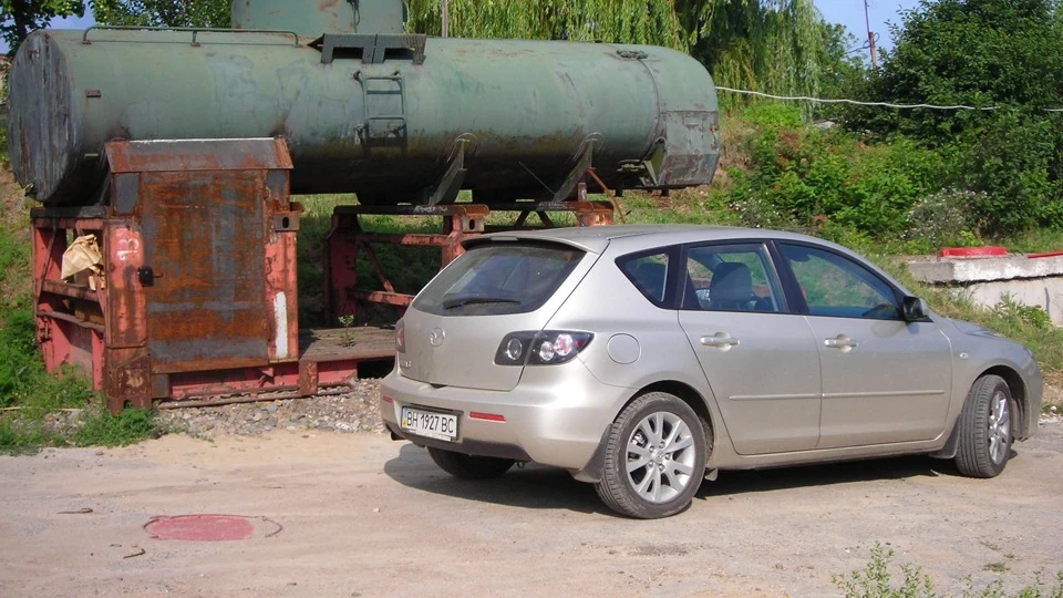 Mazda 3 4