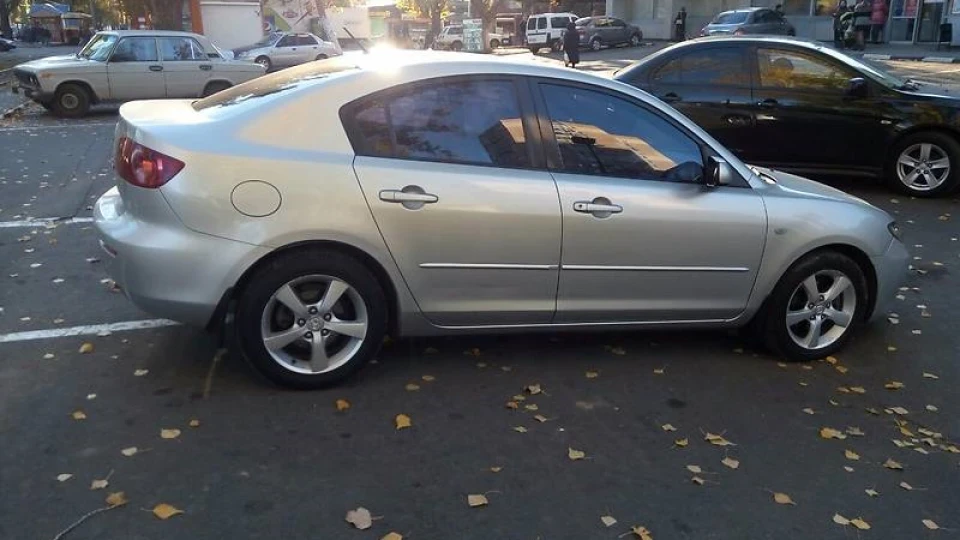 Mazda 3 ★☆★☆★ 2