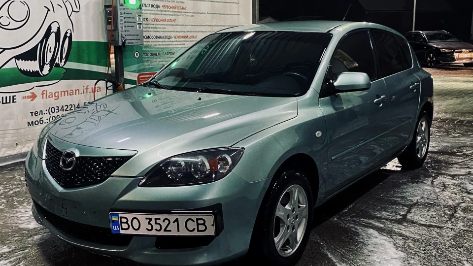 Mazda 3 4