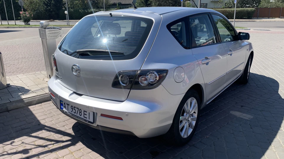 Mazda 3 4
