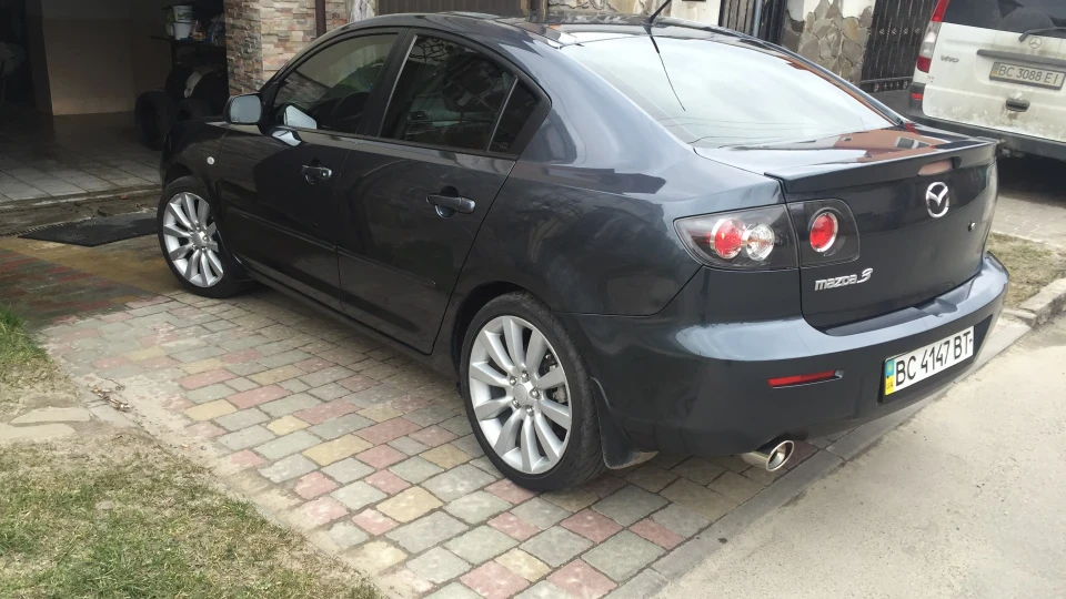 Mazda 3 4