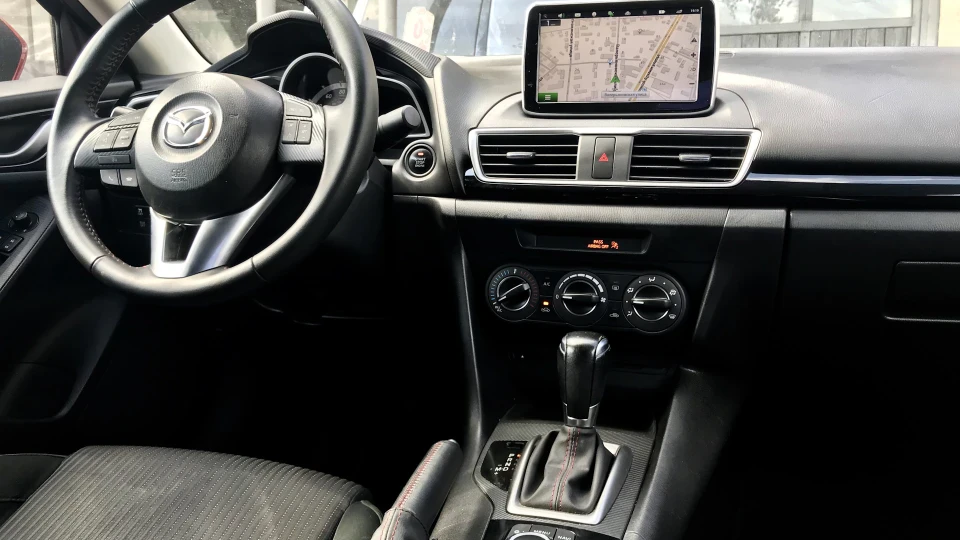 Mazda 3 4