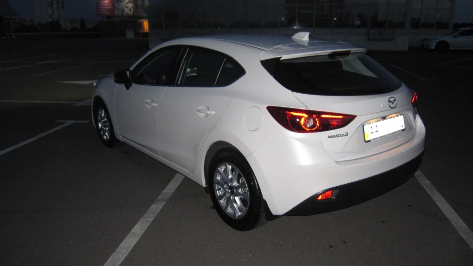 Mazda 3 1.5 AT6 5