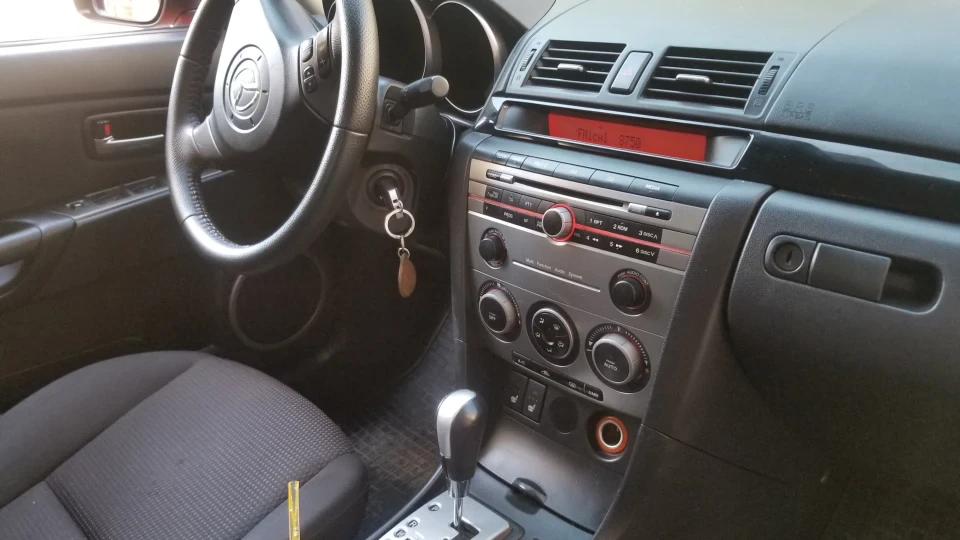 Mazda 3 1.6 AT 5