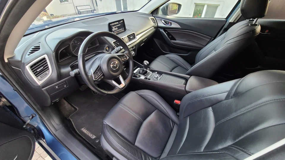 Mazda 3 2.5 Touring USA 3