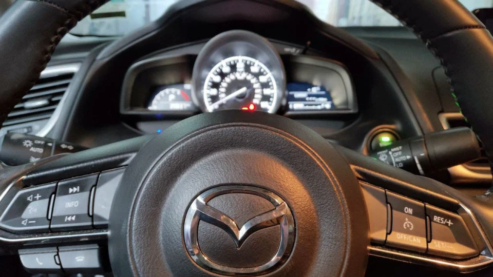 Mazda 3 2.5 Touring 3