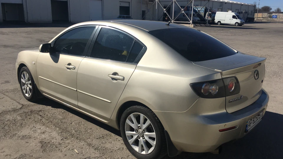 Mazda 3 AMBER 4