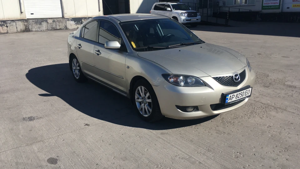 Mazda 3 AMBER 5
