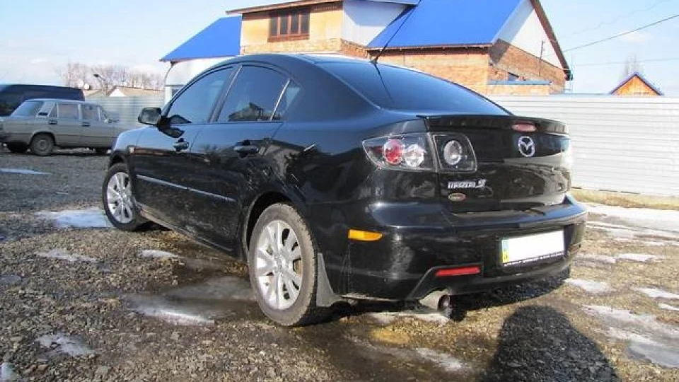 Mazda 3 ARAB 4