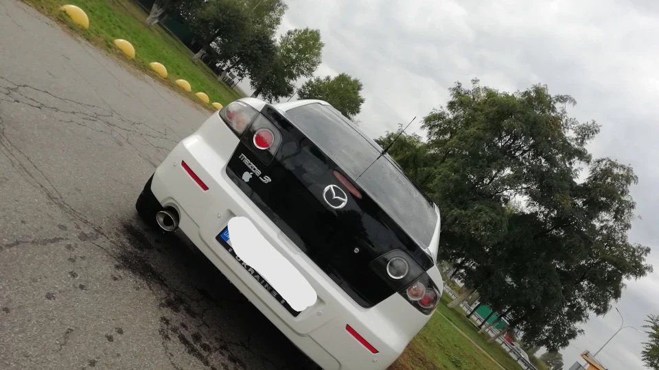 Mazda 3 Білий металік 1.6 5