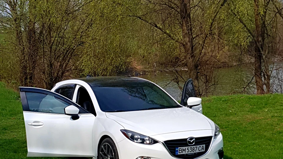 Mazda 3 Білий перламутр