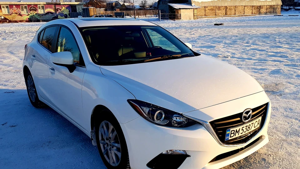 Mazda 3 Білий перламутр 4