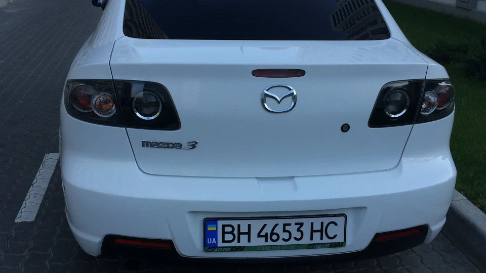 Mazda 3 Білий перламутр 2