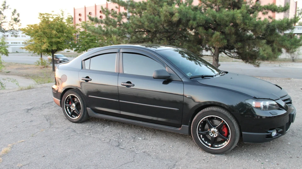 Mazda 3 Black Carbon Sport 2