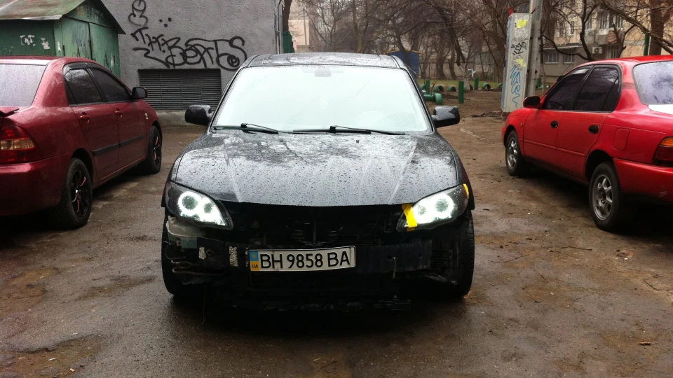 Mazda 3 Black Pearl....... 4