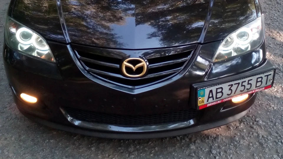 Mazda 3 BLACK'n'GOLD 2