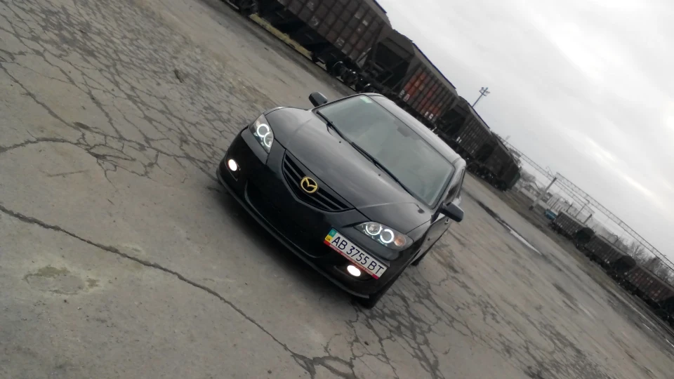 Mazda 3 BLACK'n'GOLD 3