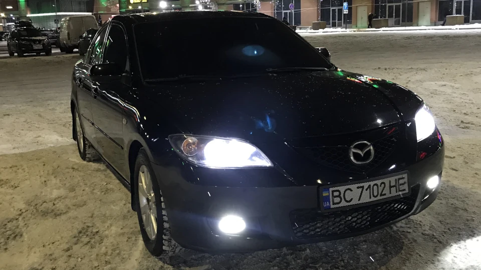 Mazda 3 Brunette 2