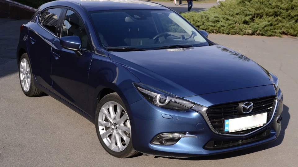 Mazda 3 Exclusive 3