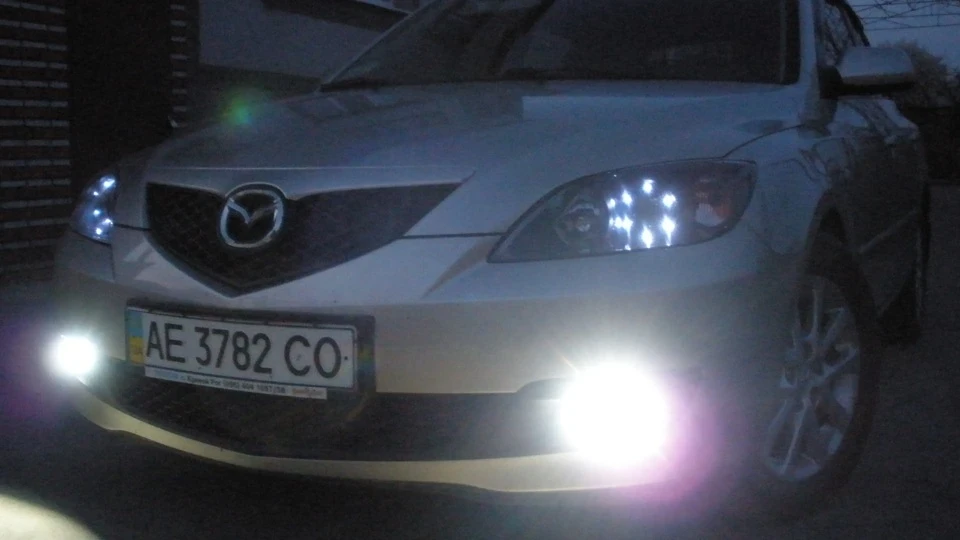 Mazda 3 Goldish Wind 2