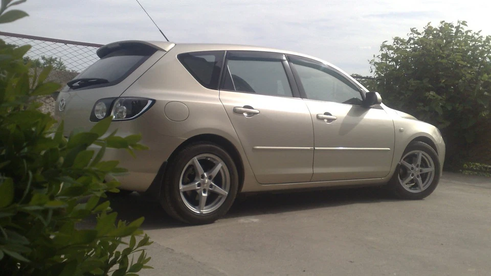 Mazda 3 Goldish Wind 3