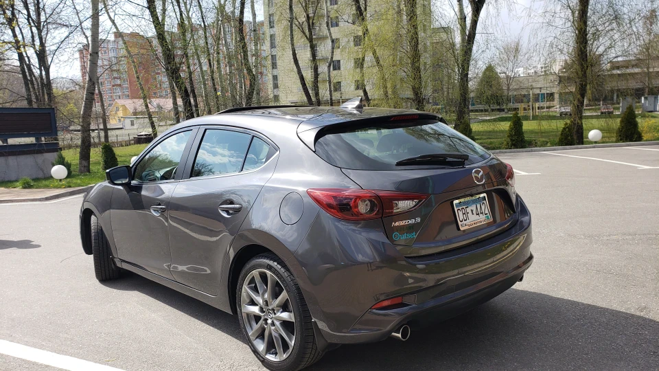 Mazda 3 Grand Touring 2.5 3