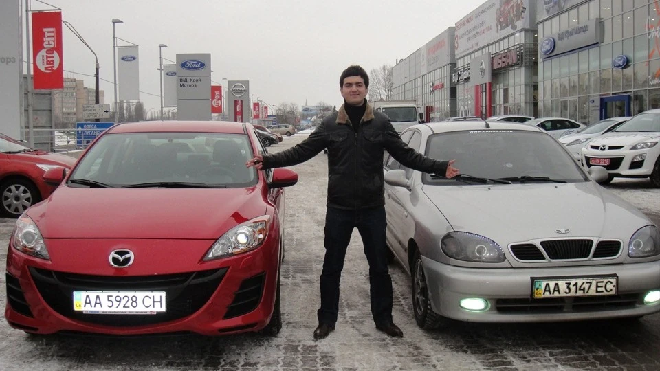 Mazda 3 Червона бритва 2