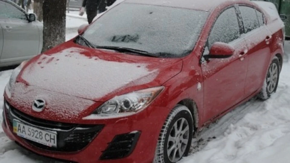 Mazda 3 Червона бритва 5