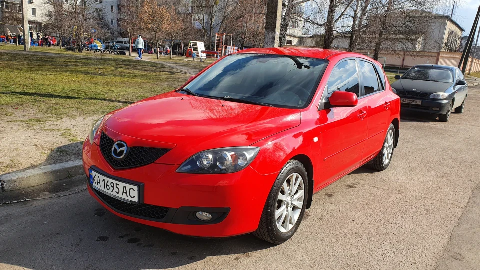 Mazda 3 Червона чортівка