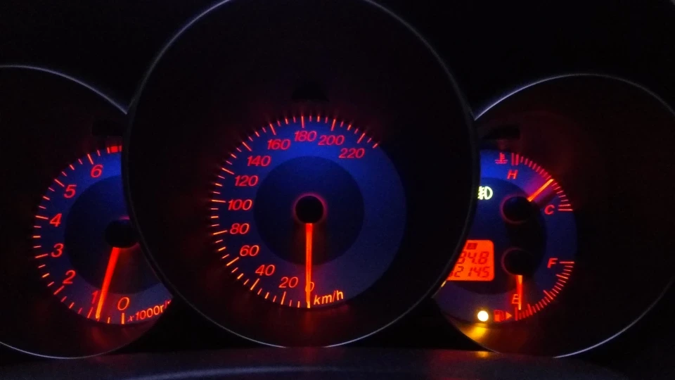 Mazda 3 Ластівка