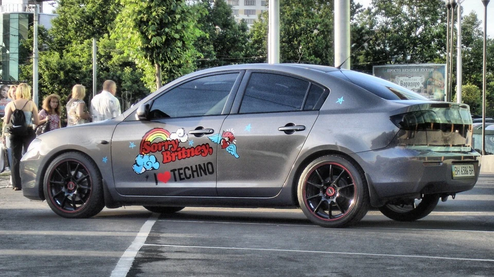 Mazda 3 LOVE TECHNO 3